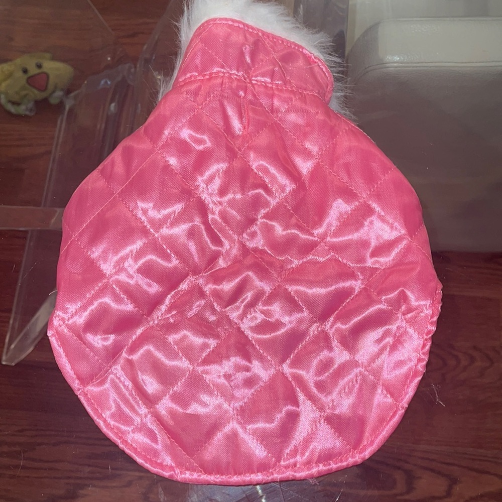 Dog pink cape with fur collar